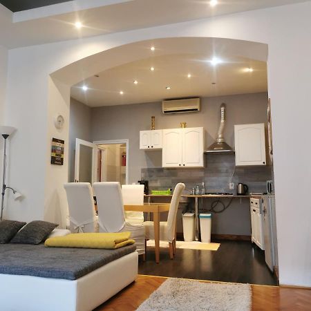 Patrik Apartman Székesfehérvár Zewnętrze zdjęcie