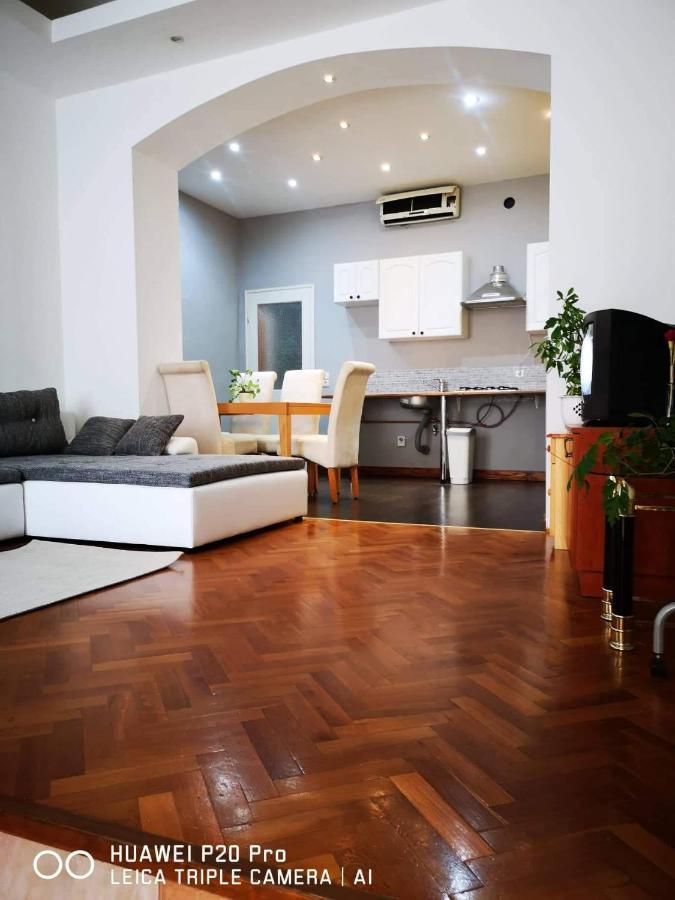 Patrik Apartman Székesfehérvár Zewnętrze zdjęcie